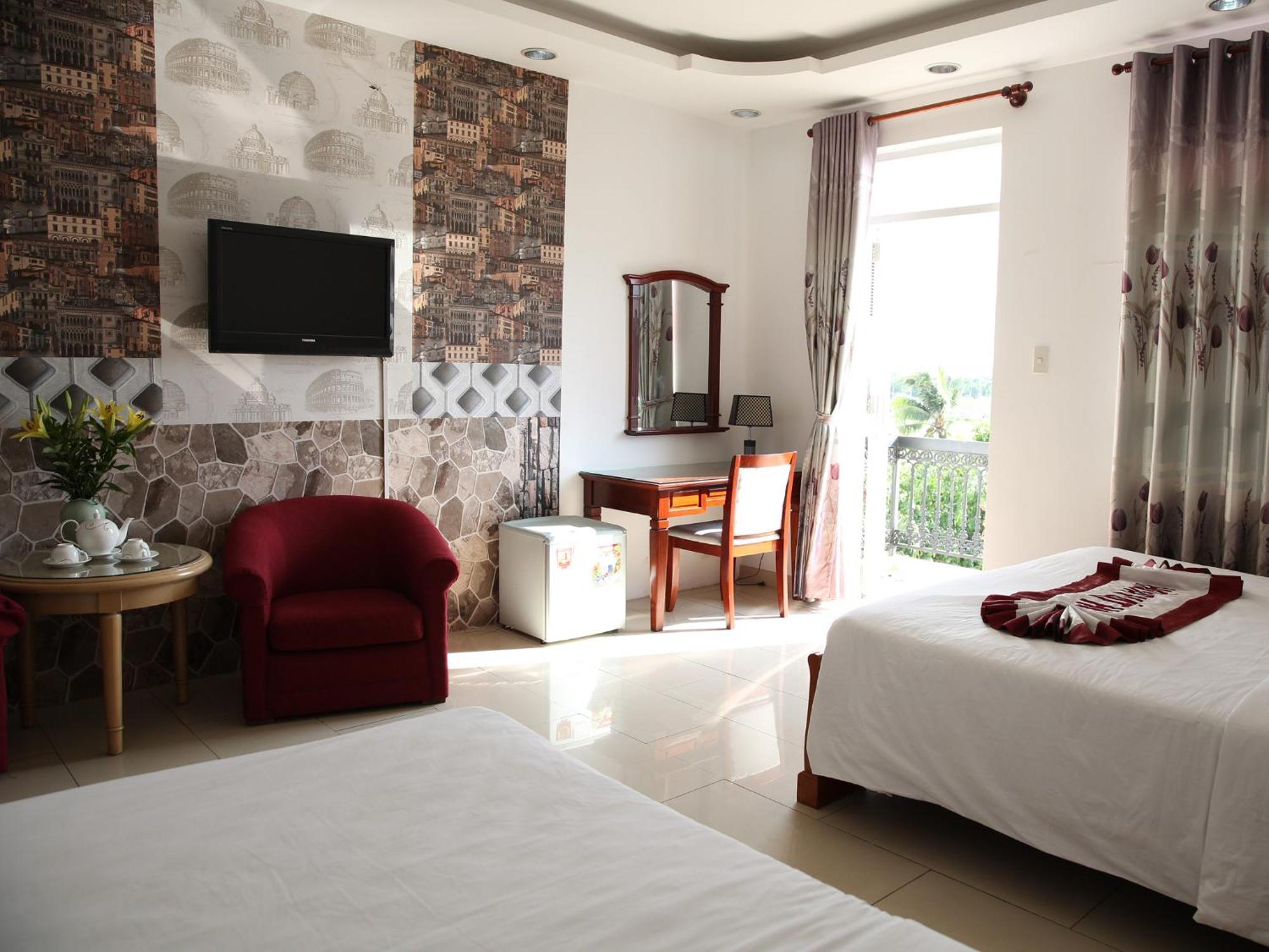 Hoa Phat Hotel & Apartment Ho Chi Minh City Exterior photo