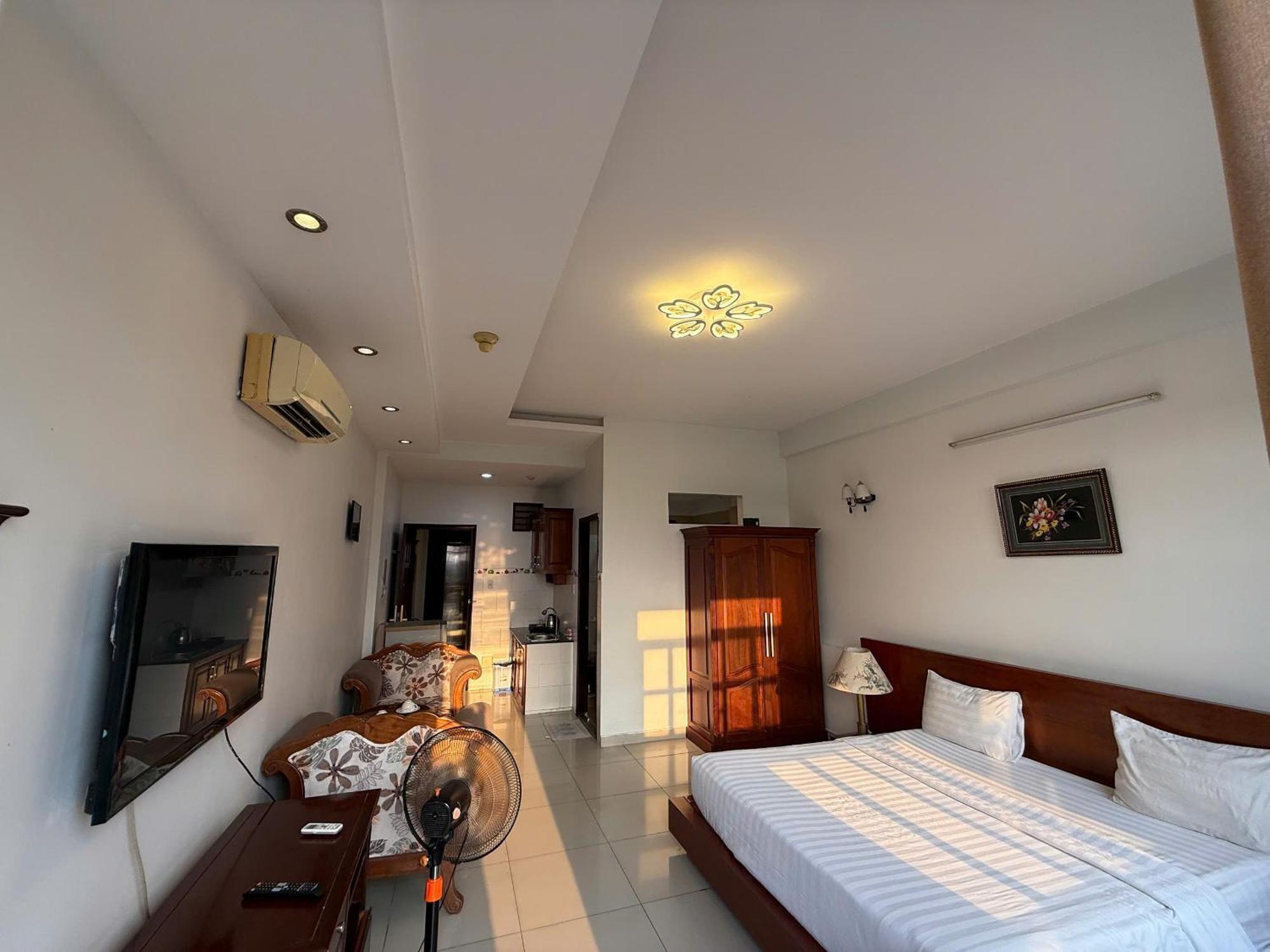 Hoa Phat Hotel & Apartment Ho Chi Minh City Exterior photo