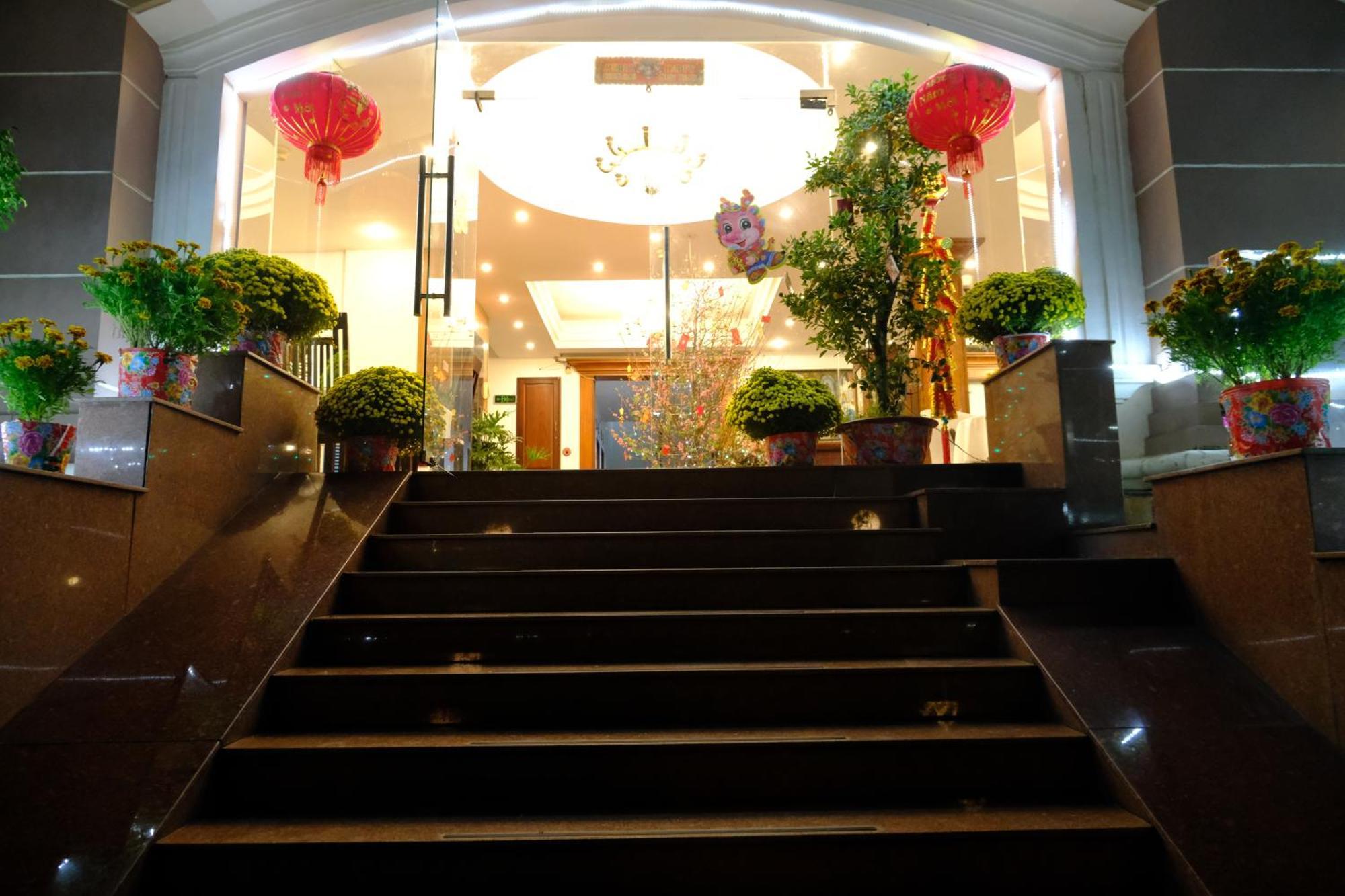 Hoa Phat Hotel & Apartment Ho Chi Minh City Exterior photo