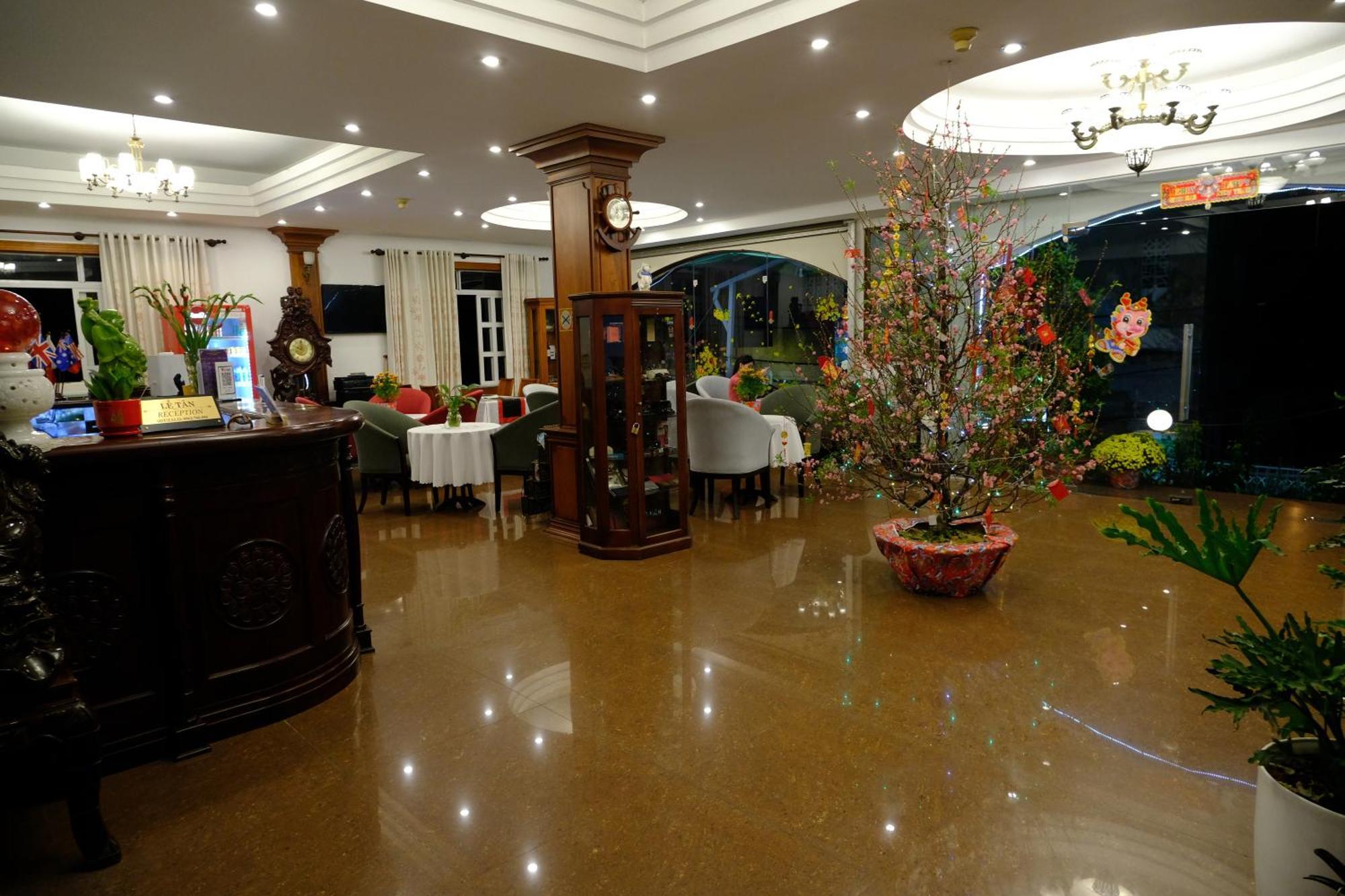 Hoa Phat Hotel & Apartment Ho Chi Minh City Exterior photo