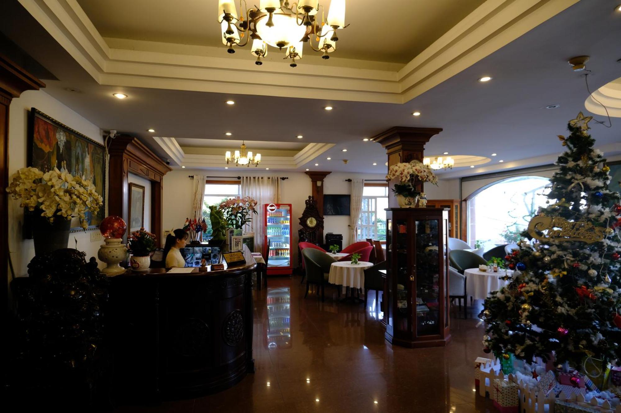 Hoa Phat Hotel & Apartment Ho Chi Minh City Exterior photo