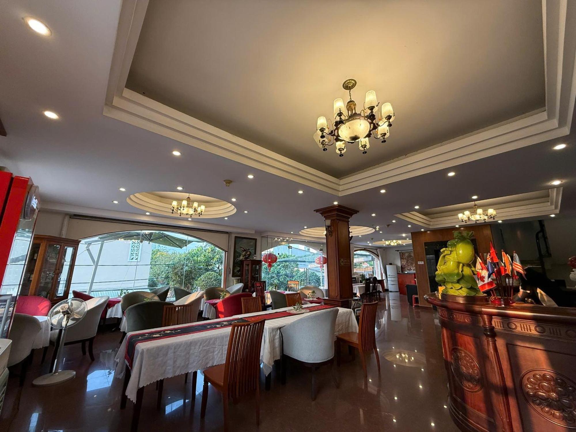 Hoa Phat Hotel & Apartment Ho Chi Minh City Exterior photo