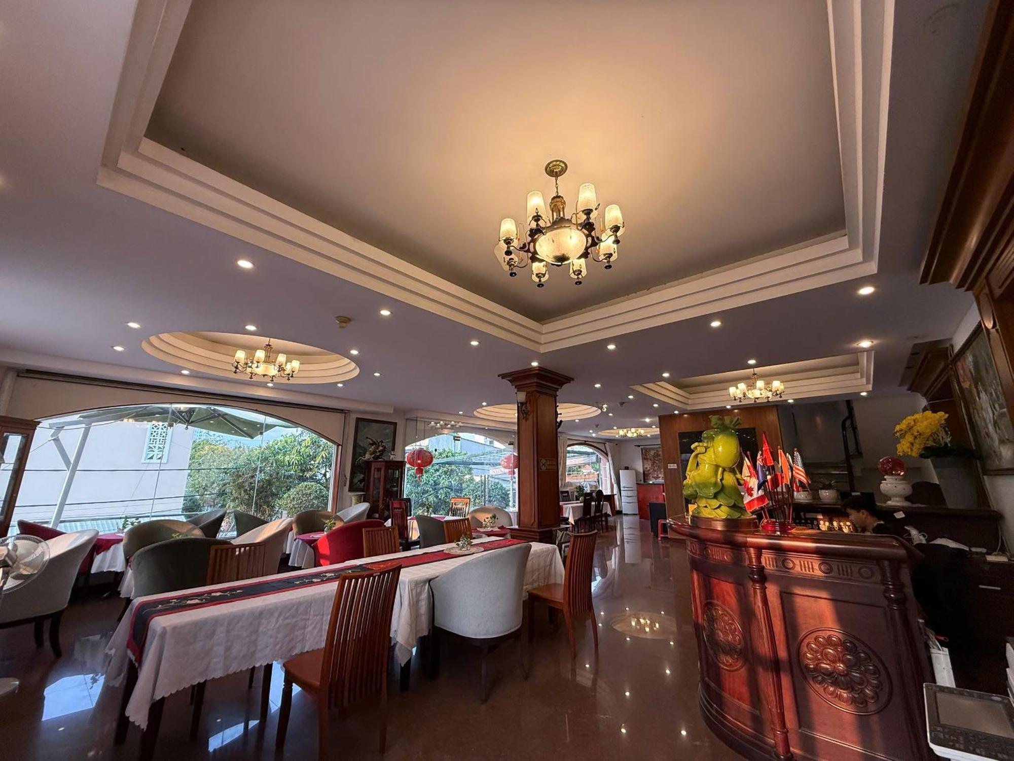 Hoa Phat Hotel & Apartment Ho Chi Minh City Exterior photo