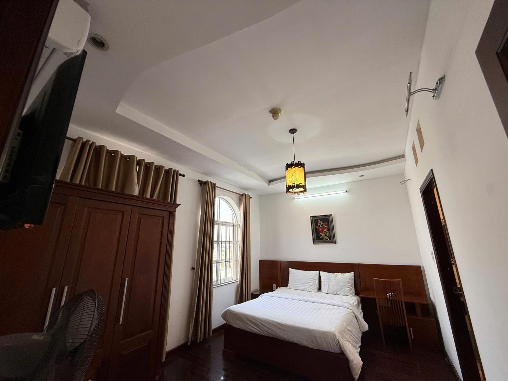 Hoa Phat Hotel & Apartment Ho Chi Minh City Exterior photo