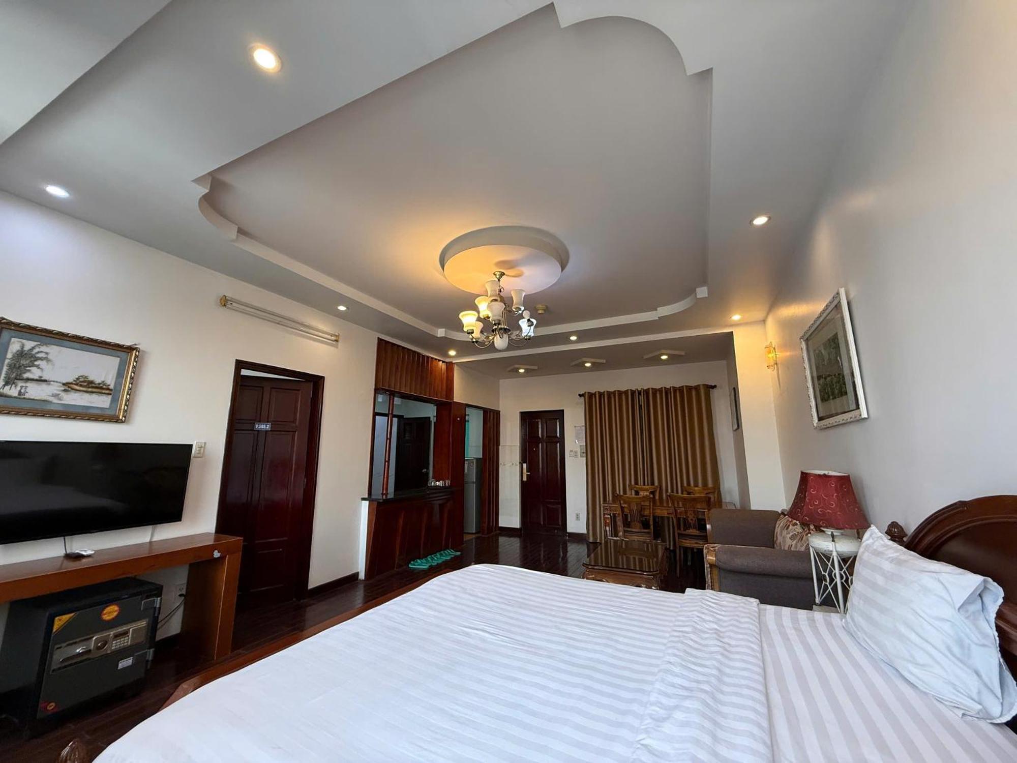 Hoa Phat Hotel & Apartment Ho Chi Minh City Exterior photo