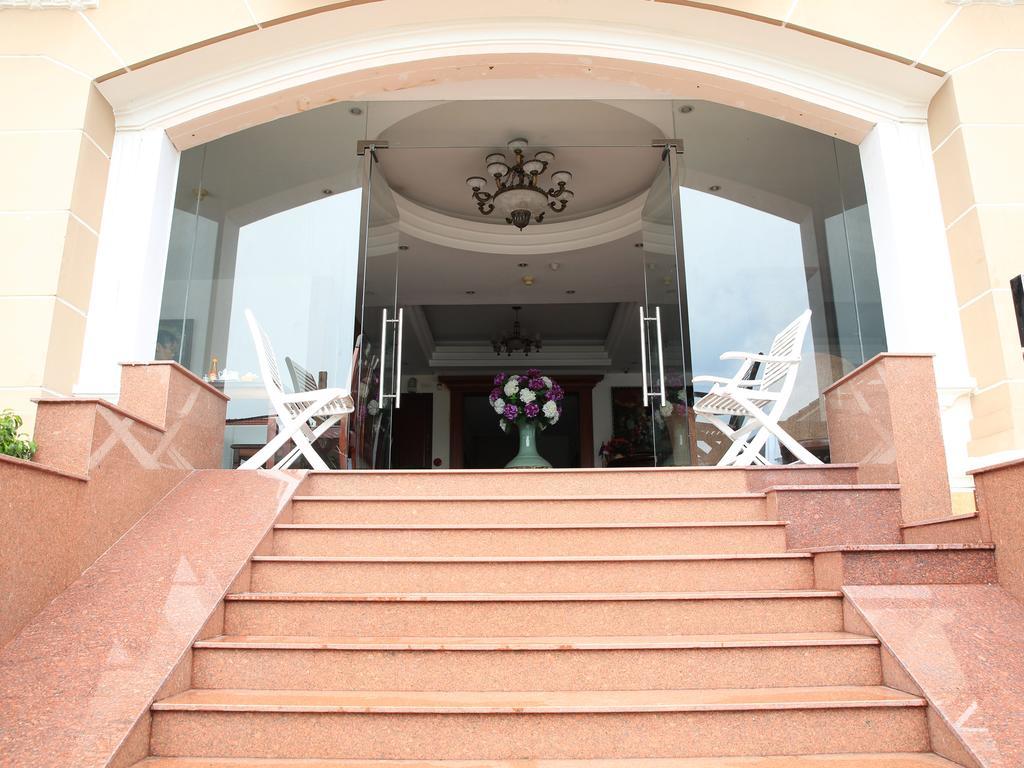 Hoa Phat Hotel & Apartment Ho Chi Minh City Exterior photo