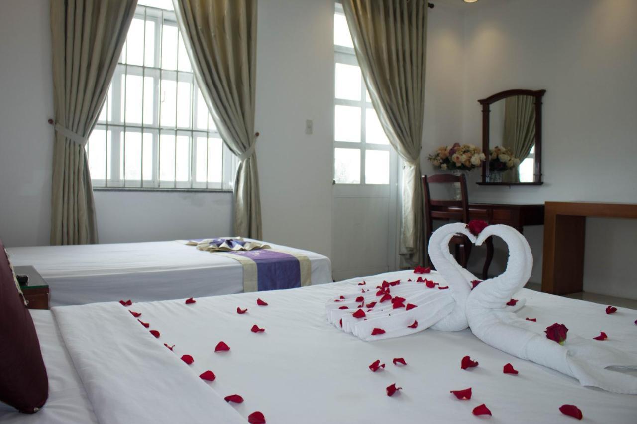 Hoa Phat Hotel & Apartment Ho Chi Minh City Exterior photo