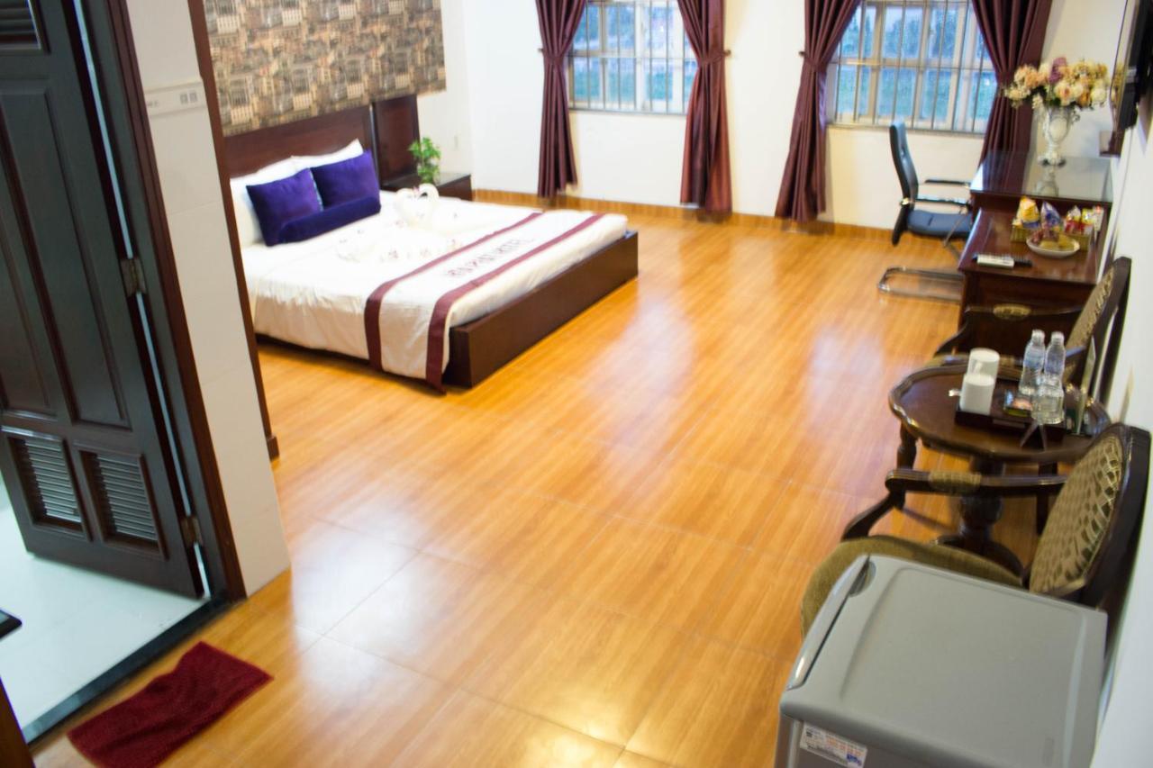 Hoa Phat Hotel & Apartment Ho Chi Minh City Exterior photo
