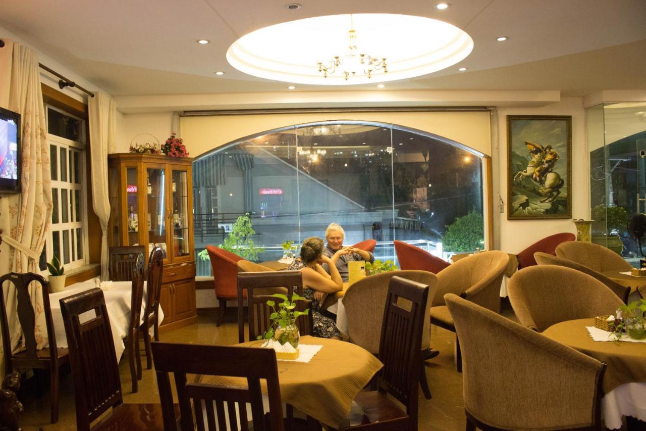 Hoa Phat Hotel & Apartment Ho Chi Minh City Exterior photo
